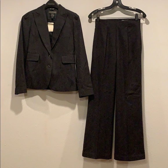 Banana Republic Jackets & Blazers - luxe Banana Republic wool suit, Sz 0